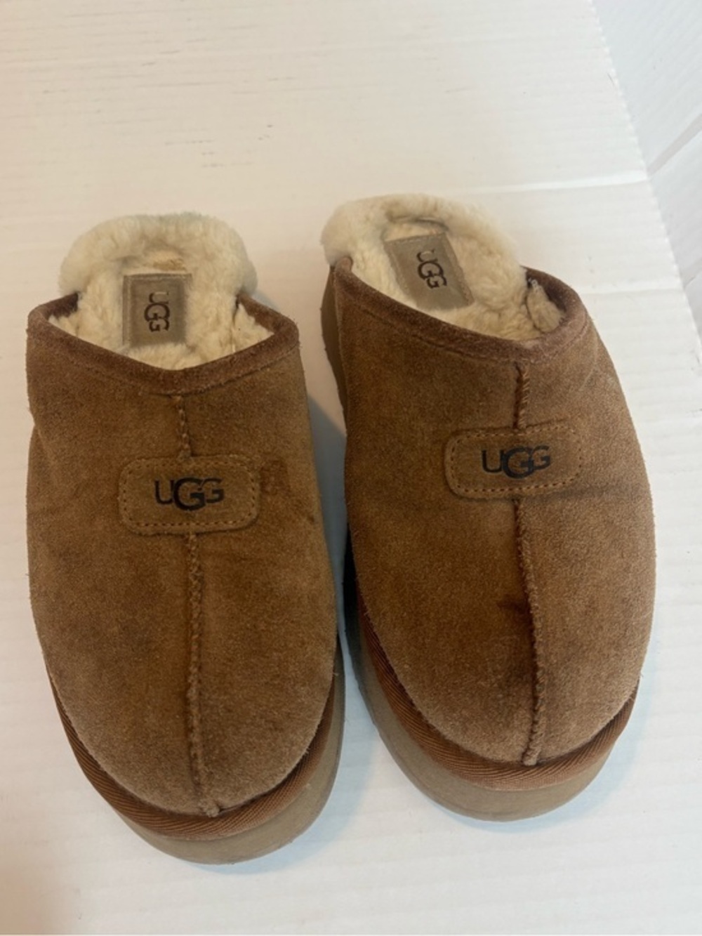 UGG DISCOQUETTE SLIDE SLIPPER CHESTNUT SIZE 6